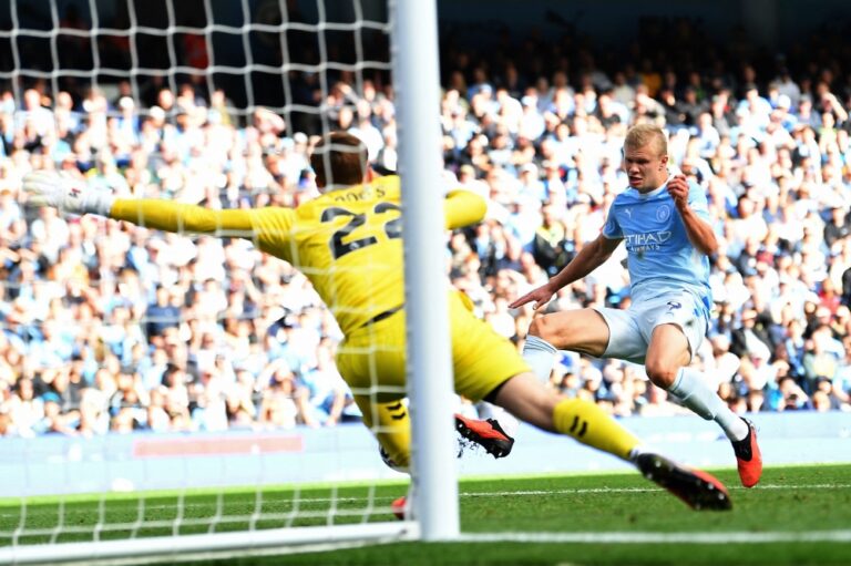 Man City outgun Sunderland despite Brobbey hat-trick, Man Utd rescue Fulham draw