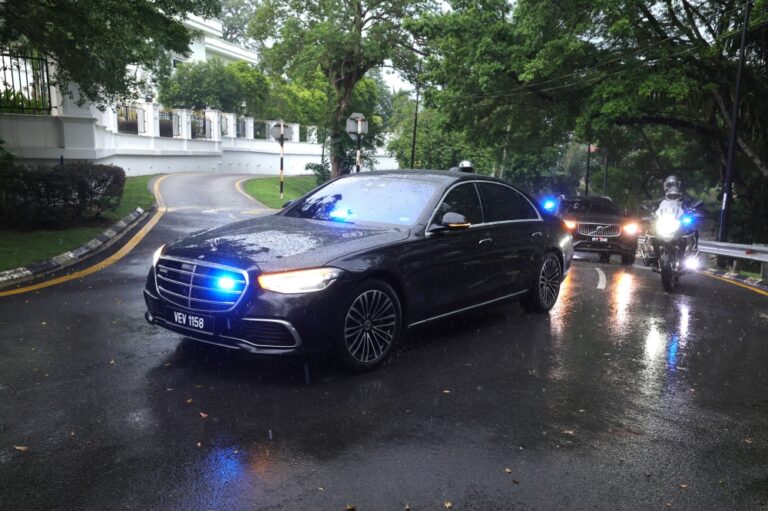 Anwar arrives at Istana Negeri Sembilan for audience with Tuanku Muhriz amid state exco shake-up