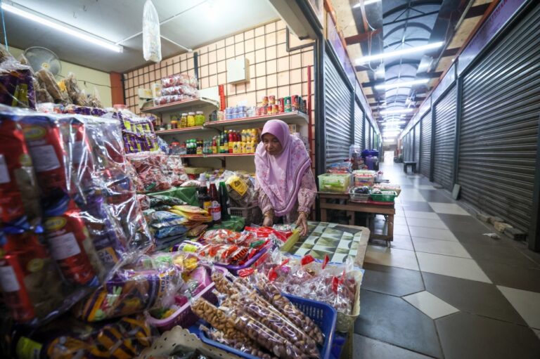 ‘Sometimes I make only RM5’: Traders struggle as Rantau Panjang’s once-bustling bazaar falls quiet