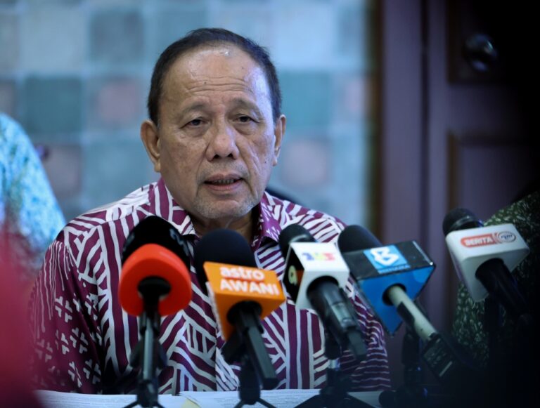 Spell out the offence: Aminudin challenges Negeri MB over royal dispute allegations