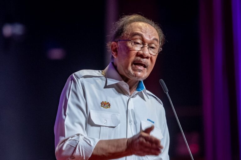 Anwar says company losses are not a crime — fraud, abuse and ‘sakau’ are another matter