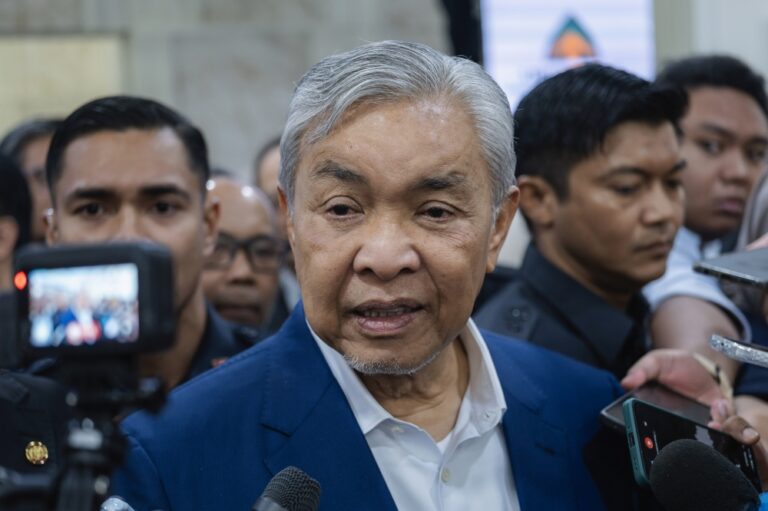 Zahid brings rival camps together to find way out of Negeri Sembilan crisis, says no need to declare political emergency for now