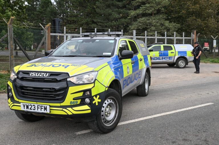 Bomb squad examines vehicles as UK counter‑terror police probe incident near RAF Fairford