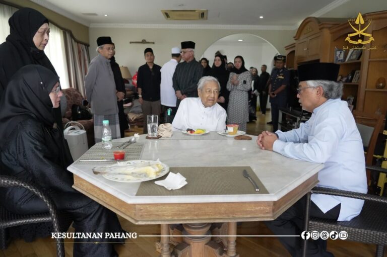 Dr M recalls shock at wife Dr Hasmah’s sudden passing despite signs of good health