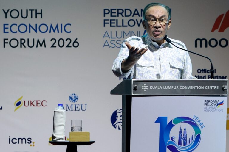Anwar calls on young Malaysians to master AI and new tech to drive economic growth