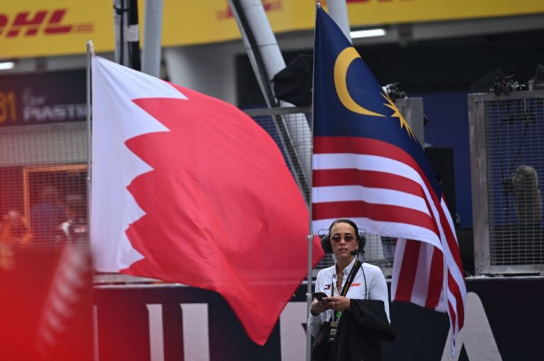 F1 roars back at Sepang as Sultan Ibrahim, Bahrain and Brunei royals watch on