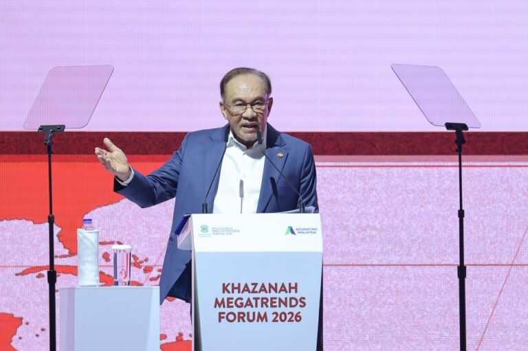 PM Anwar: Land encroachment must be taken seriously