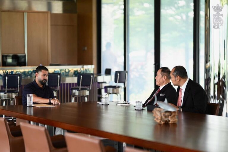 Johor Regent receives MACC chief, new state director at Istana Pasir Pelangi