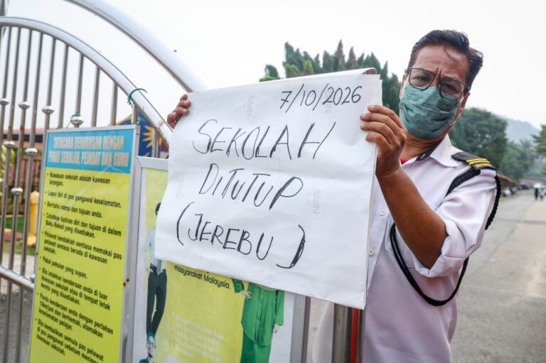 Haze: Education Ministry orders state and district education offices, schools to monitor haze, act based on API readings