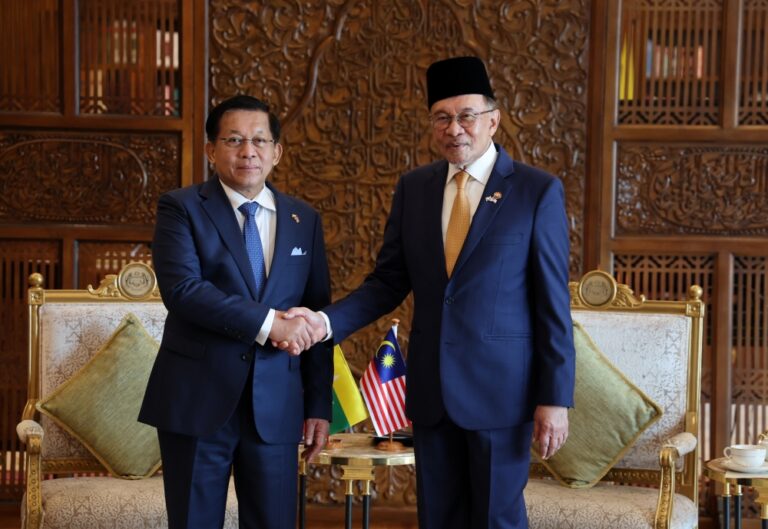 Anwar welcomes Myanmar President Min Aung Hlaing at Perdana Putra