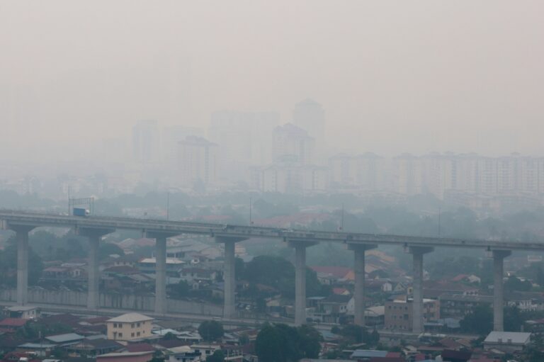 Hazy math: DoE explains why your AQI says 250 when the official API is 175