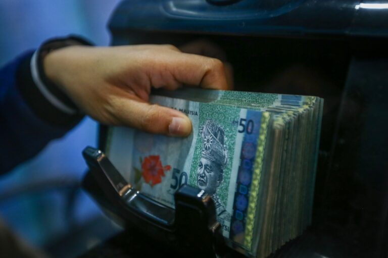 Ringgit gains against US dollar as Budget 2027 underscores fiscal discipline