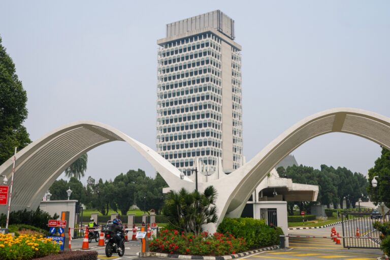 In Dewan Rakyat today: Myanmar refugees, Gaza crisis, and minimum wage