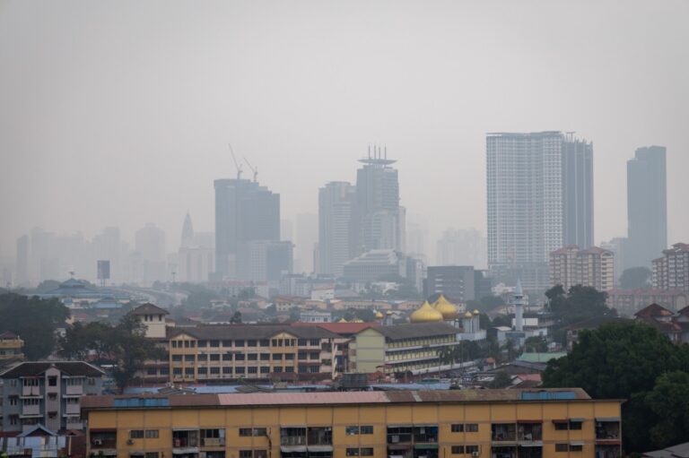 Cross-border haze to ease in two weeks as monsoon transition begins, says deputy minister