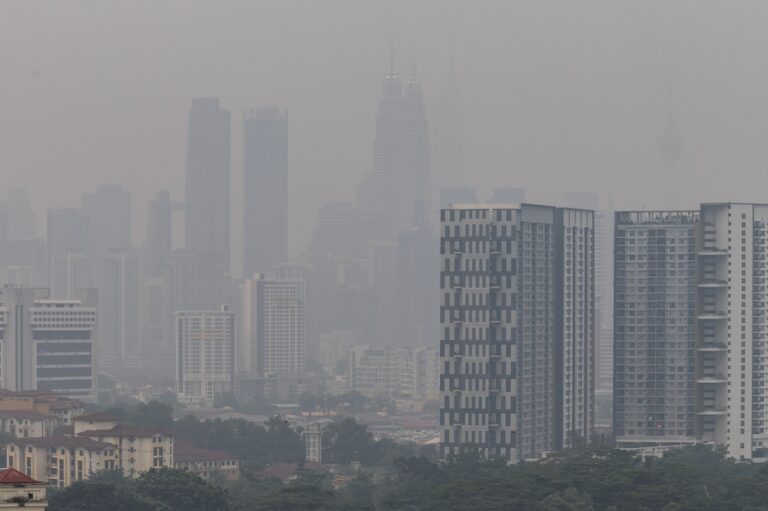 Economic toll of haze in Malaysia could hit RM1.5b a month as business and health costs mount, experts say