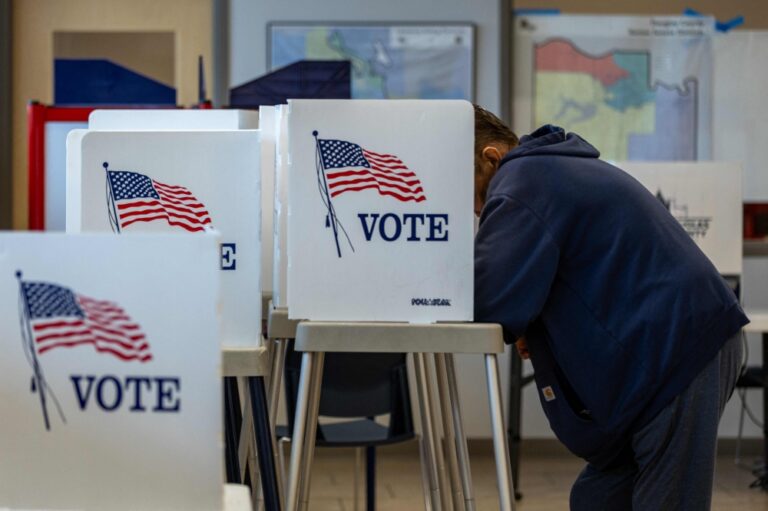 Wrong city, wild rumours and suspicious powder: A strange week on the US midterm campaign trail