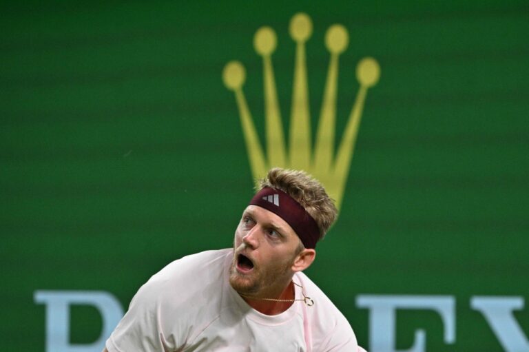 World No. 26 Davidovich Fokina refuses to fold and stuns Zverev in Shanghai semi-final